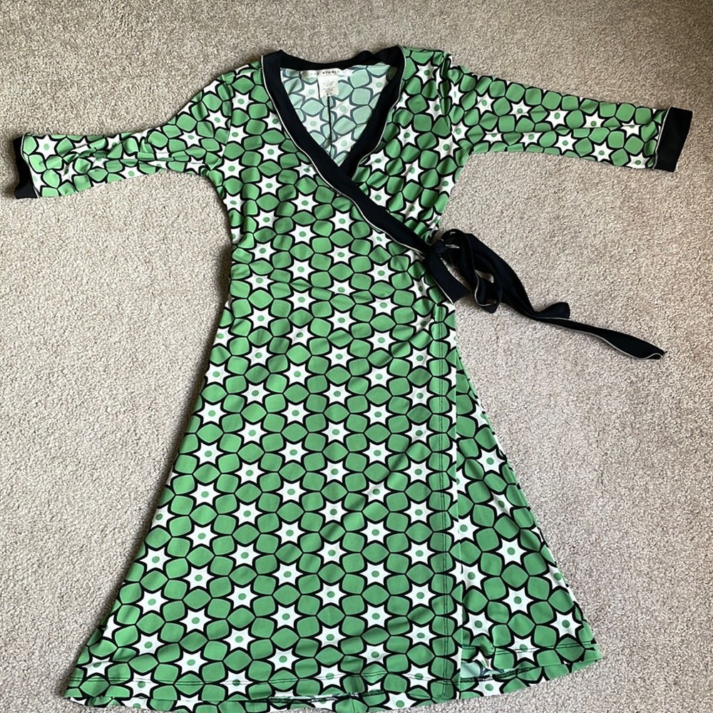 Lovely green and white floral wrap dress from Max Studio. Size small